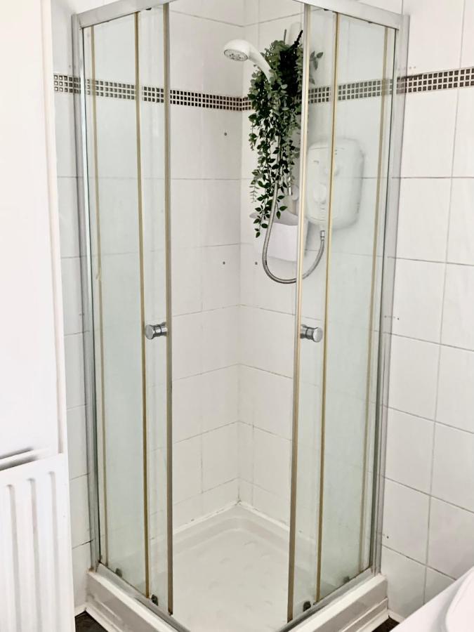 Contemporary 2 Bedroom Victorian Town House - Sleeps Up To 6 Kimberley  Zewnętrze zdjęcie