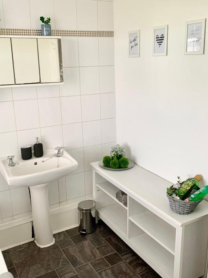 Contemporary 2 Bedroom Victorian Town House - Sleeps Up To 6 Kimberley  Zewnętrze zdjęcie