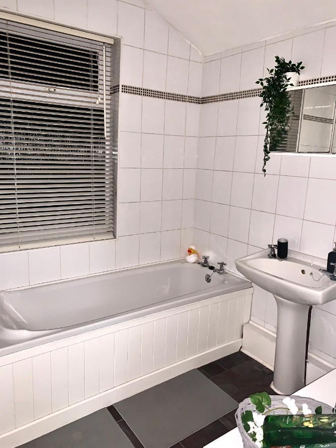 Contemporary 2 Bedroom Victorian Town House - Sleeps Up To 6 Kimberley  Zewnętrze zdjęcie