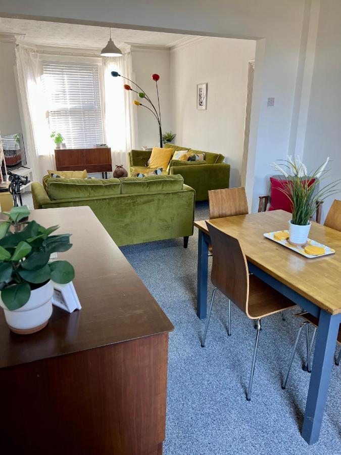 Contemporary 2 Bedroom Victorian Town House - Sleeps Up To 6 Kimberley  Zewnętrze zdjęcie