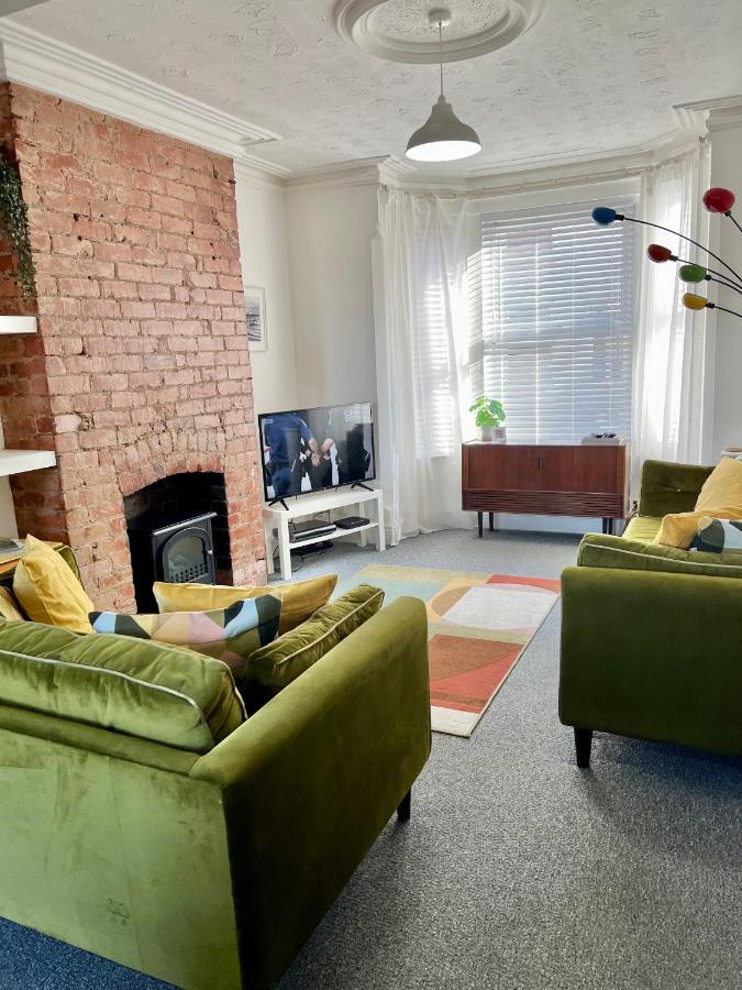 Contemporary 2 Bedroom Victorian Town House - Sleeps Up To 6 Kimberley  Zewnętrze zdjęcie